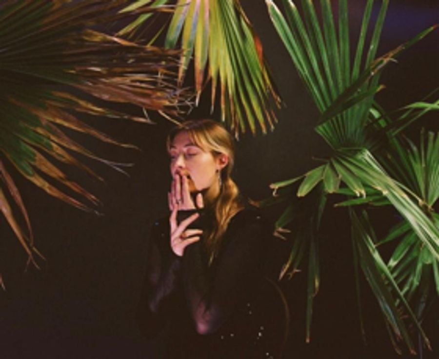 Cornelia Murr Releases New Single WHO AM I TO TELL YOU From Forthcoming Debut Album Image