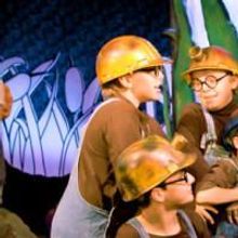 Photo Flash: A YEAR WITH FROG AND TOAD KIDS Opens This Weekend