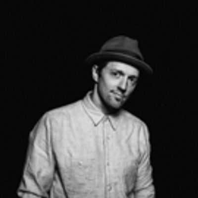 Jason Mraz Performs 'Let's See What The Night Can Do' On Parade.com Ahead of His AUDIENCE Music Special