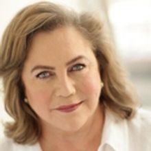 Kathleen Turner to Make Cafe Carlyle Debut