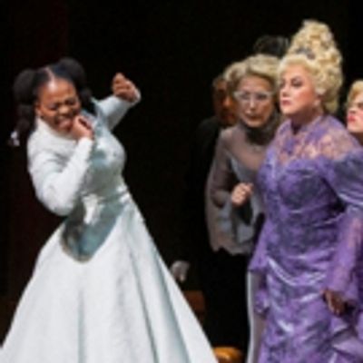 Photo Flash: Kathleen Turner Makes Her Operatic Debut in LA FILLE DU REGIMENT