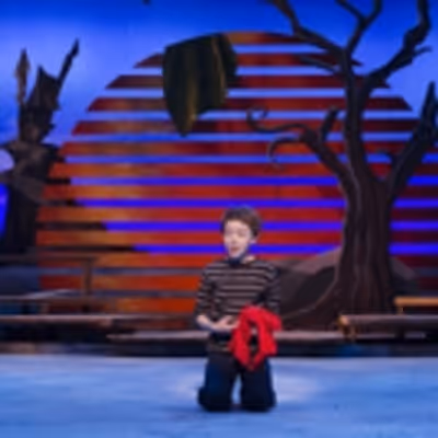 BWW Review: JAMES AND THE GIANT PEACH is Sweet at Omaha Community Playhouse
