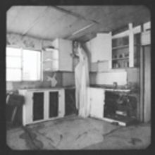 Vera Sola Releases New Track SMALL MINDS, From Debut Album SHADES