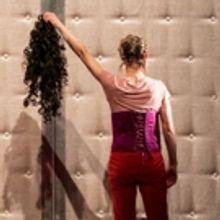 BWW Review: 17C, Old Vic