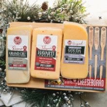 Simplify Holiday Hosting with New Easy Entertaining Cheeseboard from Roth'' Cheese