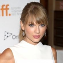 Taylor Swift Signs Exclusive Recording Deal with Universal Music Group