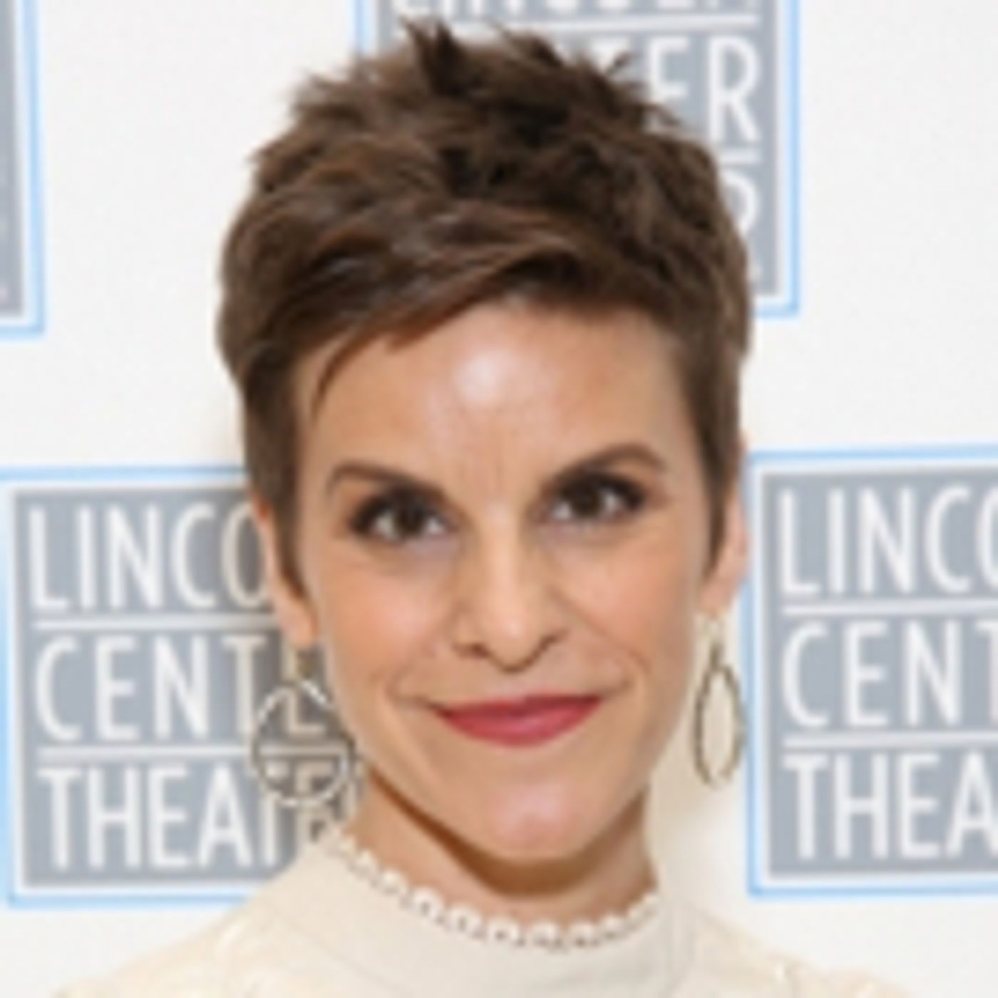 Global Roundup 4/12 - Jenn Colella in PETER PAN, Patti LuPone, DEAR EVAN HANSEN London, and More!  Image
