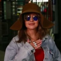 VIDEO: Christina Aguilera Busks in NYC Subway in Disguise Video