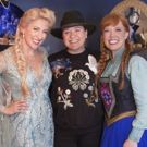 Photo Flash: Kelly Clarkson Spends the Evening with Anna and Elsa at FROZEN