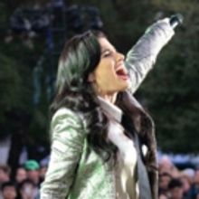 Idina Menzel Rings in the Holiday Season at Apple's Annual Concert