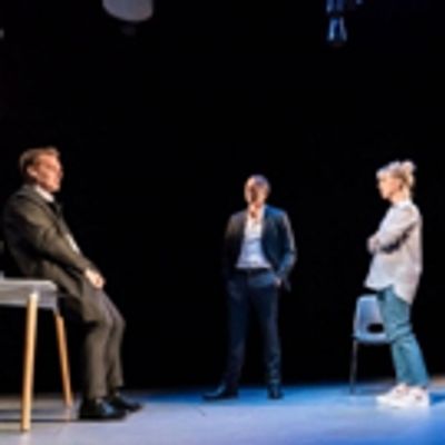 BWW Review: CONSENT, Harold Pinter Theatre