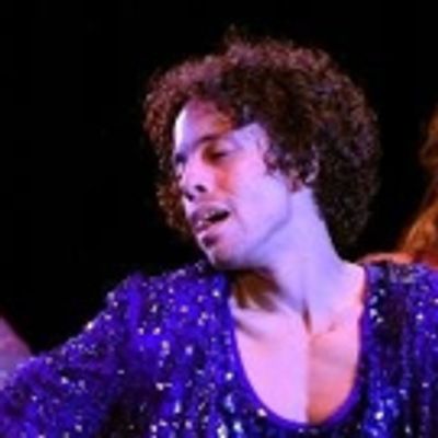 BWW Review: Chris Bell Dances Around Weighty Themes With Lightheartedness in YouthandDeath
