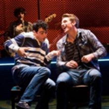BWW Review:  GIRLFRIEND at Signature Theatre