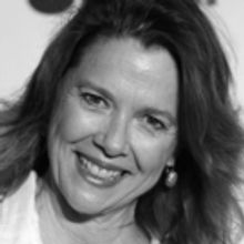 Photo Flashback: 2019 Tony Nominee Annette Bening Strikes a Pose in 2014