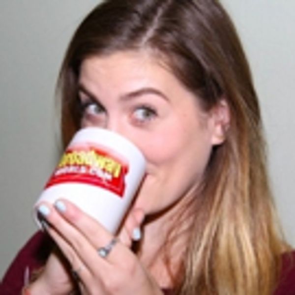 Wake Up With BWW 4/19: HILLARY AND CLINTON Reviews, and More! Photo