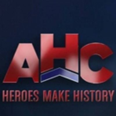 AHC and PEOPLE Present Red Bandanna Hero Award to Lt. Jason Redman