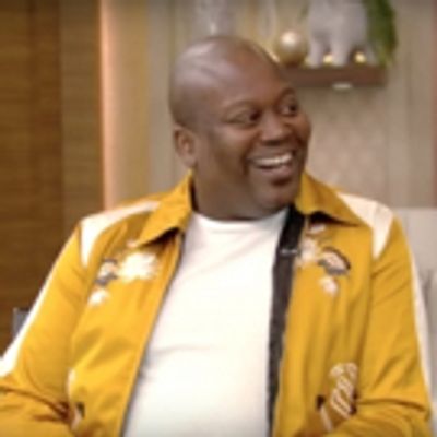 VIDEO: Tituss Burgess Reveals Alec Baldwin's Secret to Comedic Acting on LIVE with Kelly and Ryan