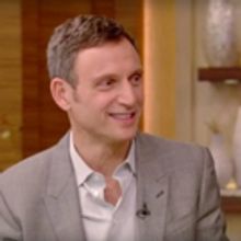 VIDEO:  Tony Goldwyn Talks Kissing NETWORK Co-Star Tatiana Maslany in Times Square