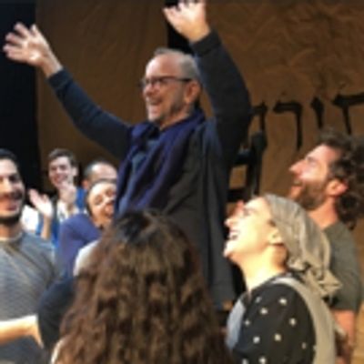 Photo Flash: Yiddish FIDDER ON THE ROOF Cast Hoists Joel Grey Into the Air to Celebrate 100 Sold Out Shows!