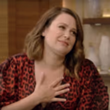 VIDEO: Katie Lowes Chats Making Her Broadway Debut in WAITRESS on LIVE WITH KELLY…
