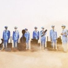 PHOTOS: Hillary, Chelsea, and Bill Clinton Pay the Band a Visit