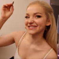 VIDEO: Head Backstage to See How CLUELESS Celebrates Christmas! Video