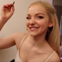 VIDEO: Head Backstage to See How CLUELESS Celebrates Christmas!