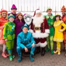 Photo Flash: Cast of ELF THE MUSICAL Visits The Empire State Building