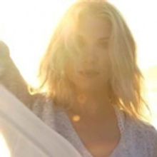 Sandra Lynn Debuts Music Video For Holiday Single MY CHRISTMAS WISH FOR YOU On CMT…