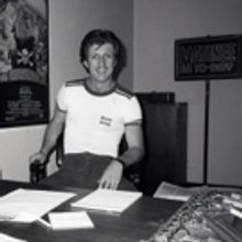 Photo Flashback: Gary Sandy After PIRATES OF PENZANCE in 1981