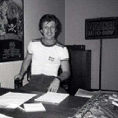 Photo Flashback: Gary Sandy After PIRATES OF PENZANCE in 1981