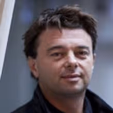 Edward Hall Announces His Departure from Hampstead Theatre