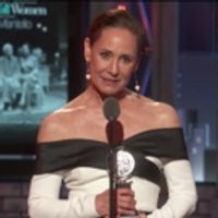 VIDEO: THREE TALL WOMEN's Laurie Metcalf Accepts a Tony Award for the… Video