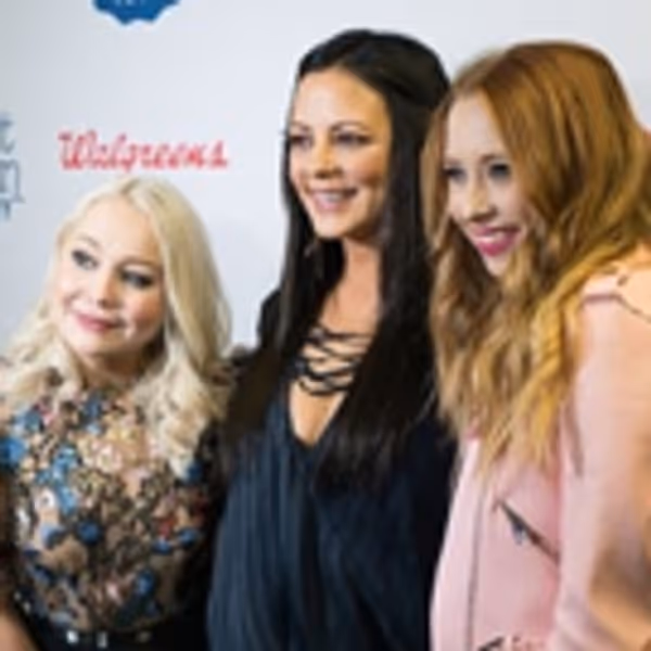 Kalie Shorr Kicks Off First-Ever Tour With Sold-Out Show As Support For Sara Evans wi Photo