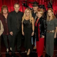 Tim Atwood Joins the Fifth Annual 'Nashville Senior Christmas ShinnDig'