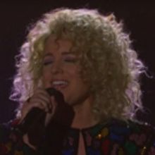 VIDEO: Cam Performs 'Diane' on THE LATE LATE SHOW