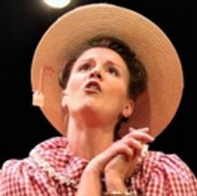 BWW Review: Country Comic Legend Minnie Pearl Comes to Life at Chaffin's Barn