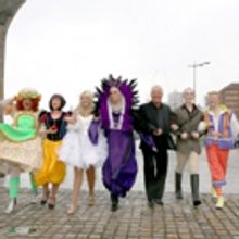SNOW WHITE AND THE SEVEN DWARFS Panto Stars Kim Woodburn And Derek Acorah Launch Fair