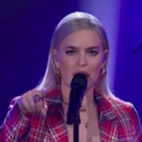 VIDEO: Anne-Marie Performs 'Friends' on THE LATE LATE SHOW Video