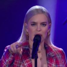 VIDEO: Anne-Marie Performs 'Friends' on THE LATE LATE SHOW