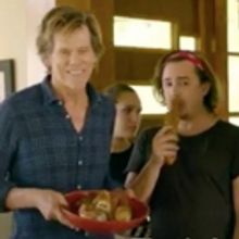 Kyra Sedgwick and Kevin Bacon Urge People to Volunteer for Midterms in SWING LEFT…