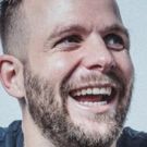 Acclaimed LGBTQ Singer-Songwriter Tom Goss Comes to The RRazz Room