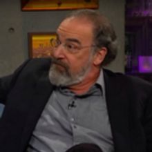 VIDEO: Mandy Patinkin Gives Shawn Mendes Love Advice and Sings 'Stitches' in Yiddish