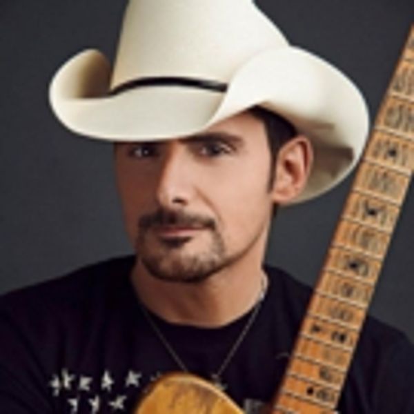Brad Paisley Announces Extension of Weekend Warrior World Tour Photo