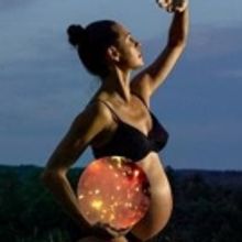 BWW Review: No Man's Land Celebrates The Beauty of Birth to Be in a Hipster Haven