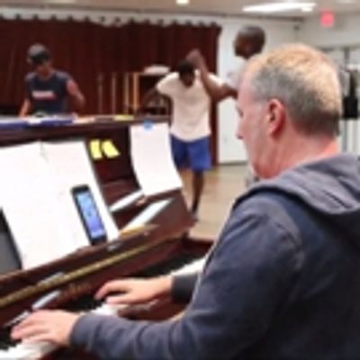 VIDEO: LIGHTS OUT: NAT 'KING' COLE - Catch it Before the Lights Go Out!