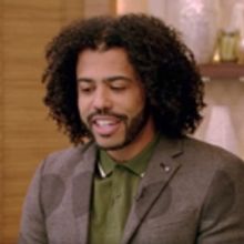 VIDEO: Daveed Diggs Says Was 'Starstruck' Meeting MC Hammer at HAMILTON