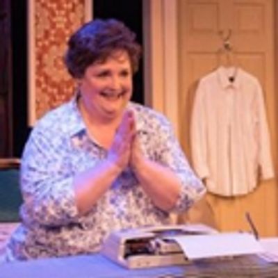 BWW Review: ERMA BOMBECK: AT WIT'S END at the Hanover Tavern: Her Hilarious Observations Still Merit Attention (And Gasping Guffaws) After All Of These Years...