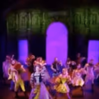 VIDEO: HEAD OVER HEELS Performs at the Parade Video