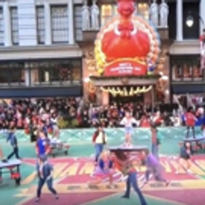 VIDEO: MEAN GIRLS Perform 'Fearless' on the Parade